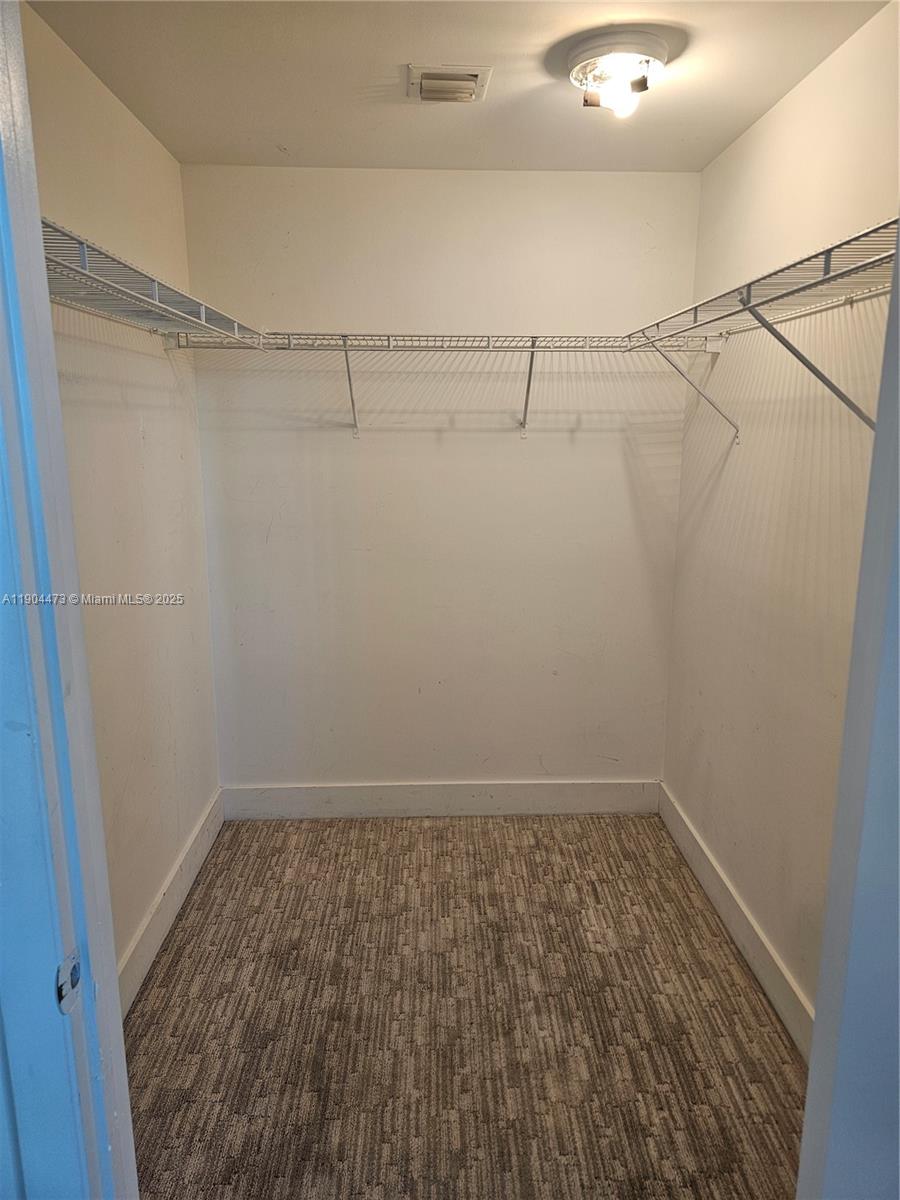 244 Biscayne Blvd #908, Miami FL 33132