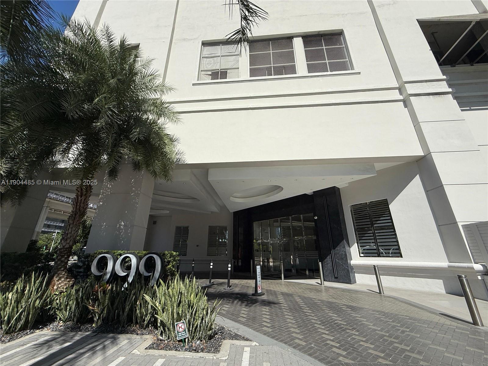 999 SW 1st Ave #1915, Miami FL 33130