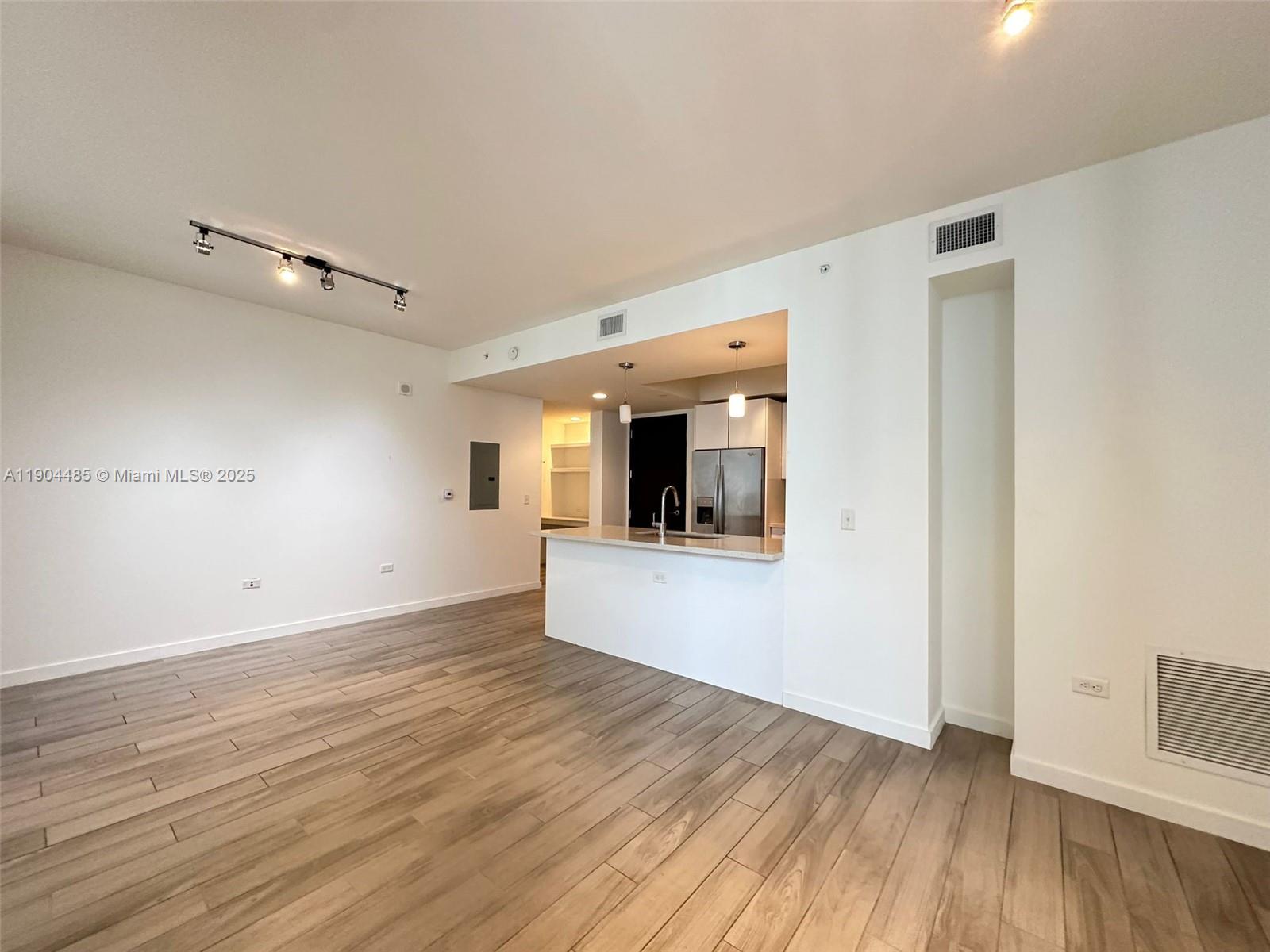 999 SW 1st Ave #1915, Miami FL 33130