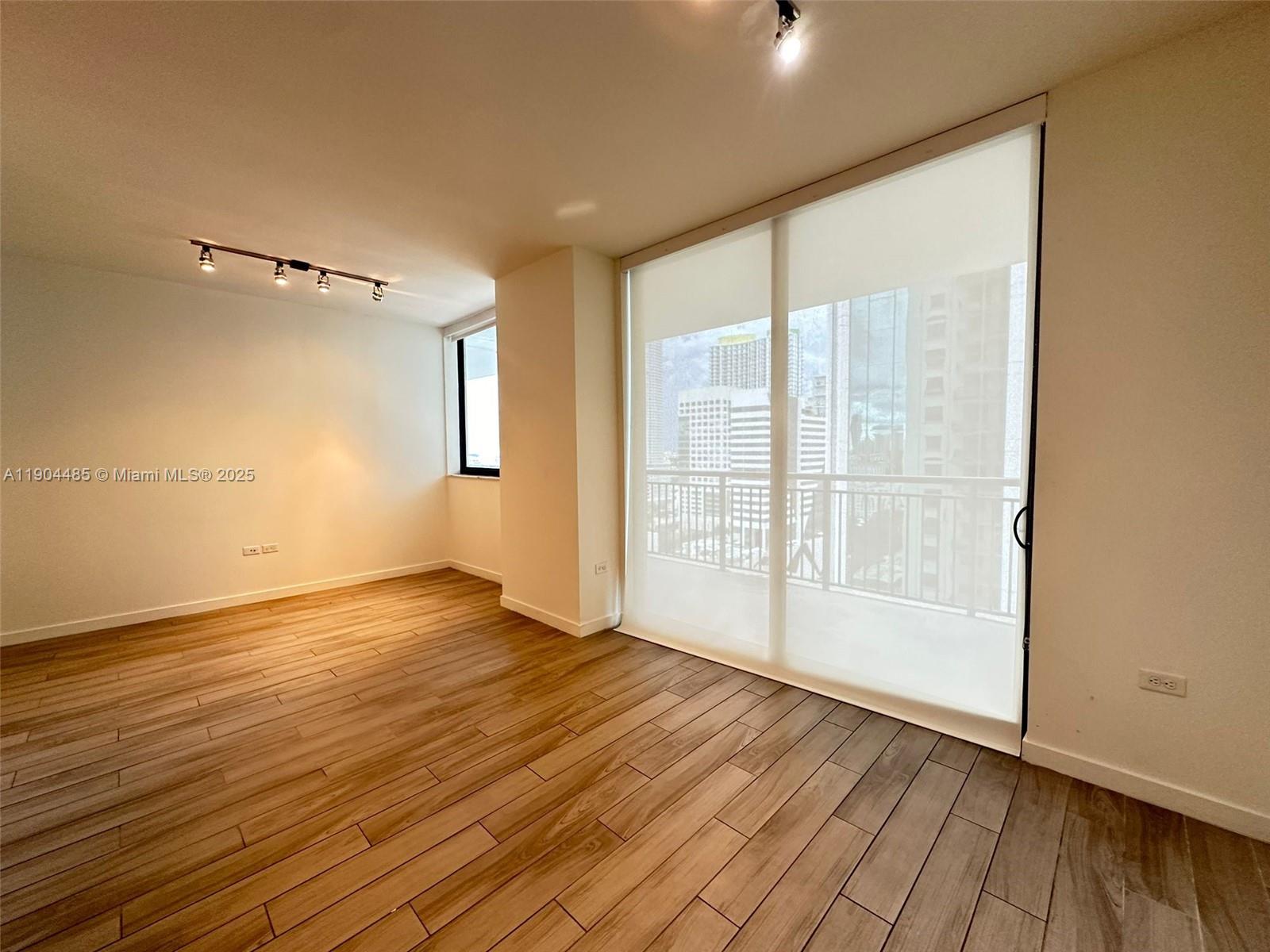 999 SW 1st Ave #1915, Miami FL 33130
