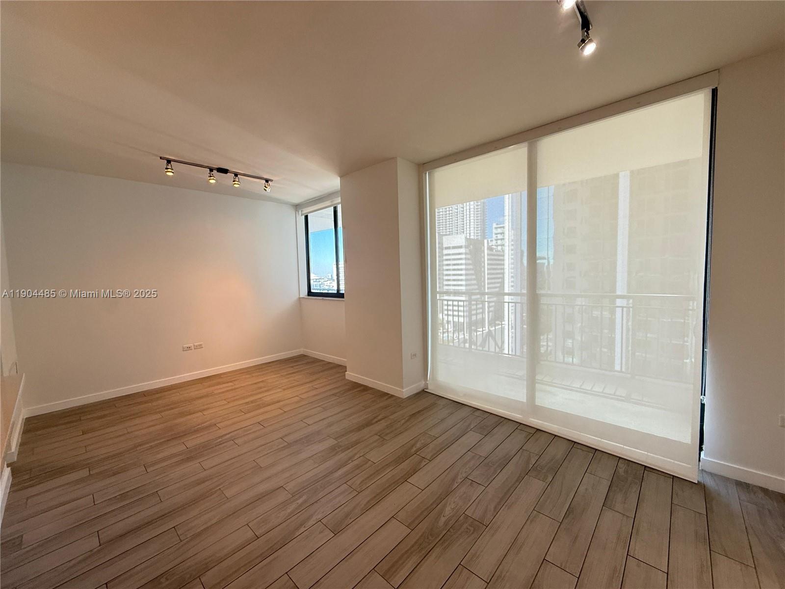 999 SW 1st Ave #1915, Miami FL 33130
