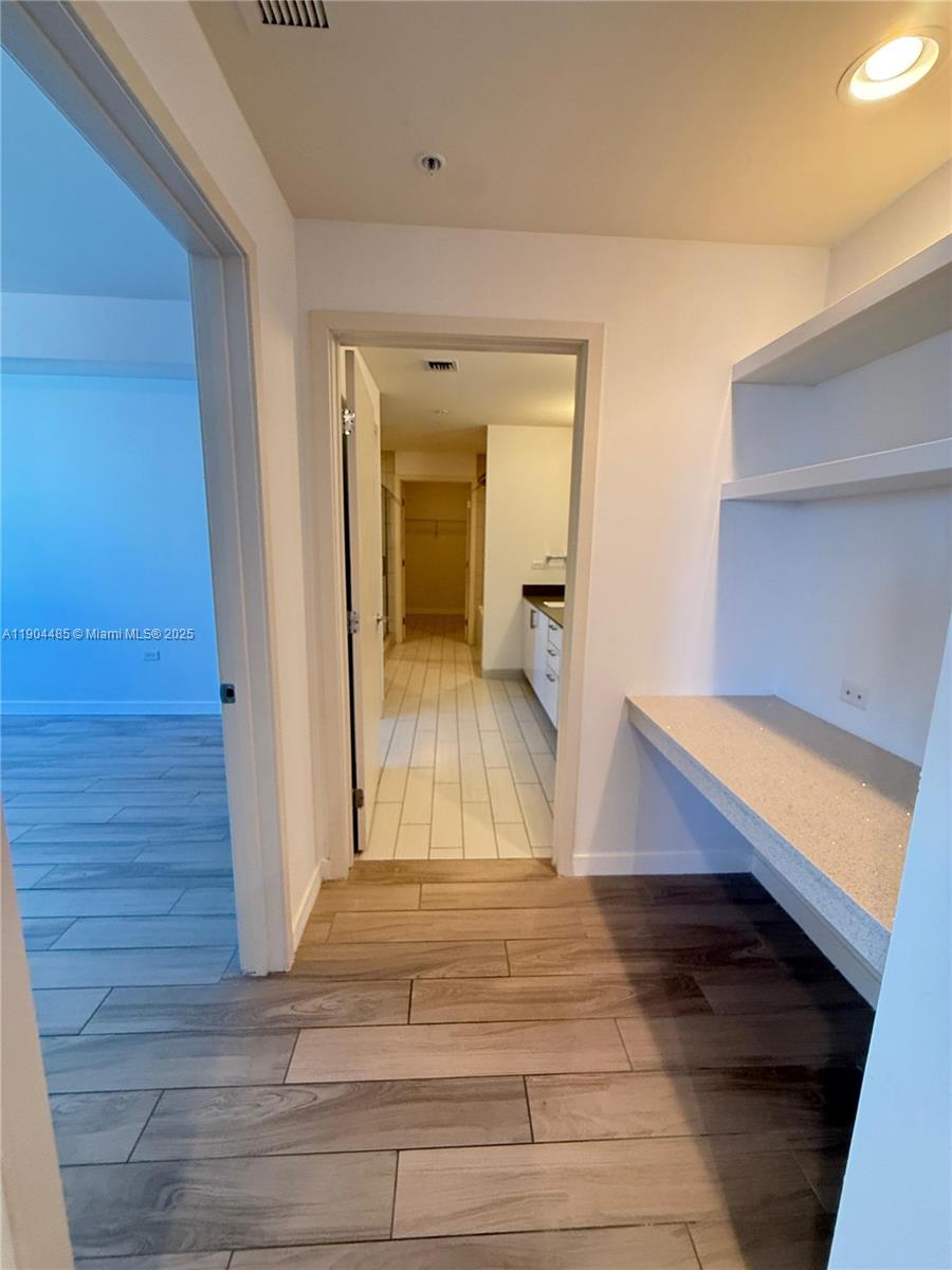 999 SW 1st Ave #1915, Miami FL 33130