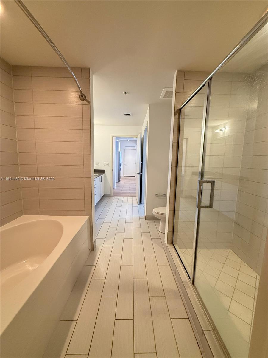 999 SW 1st Ave #1915, Miami FL 33130