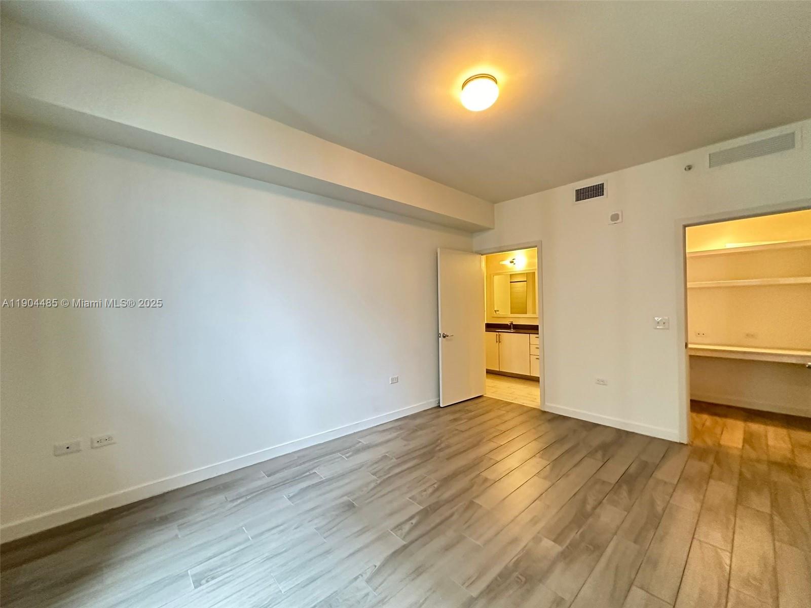 999 SW 1st Ave #1915, Miami FL 33130