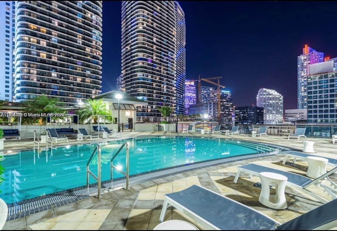 999 SW 1st Ave #1915, Miami FL 33130