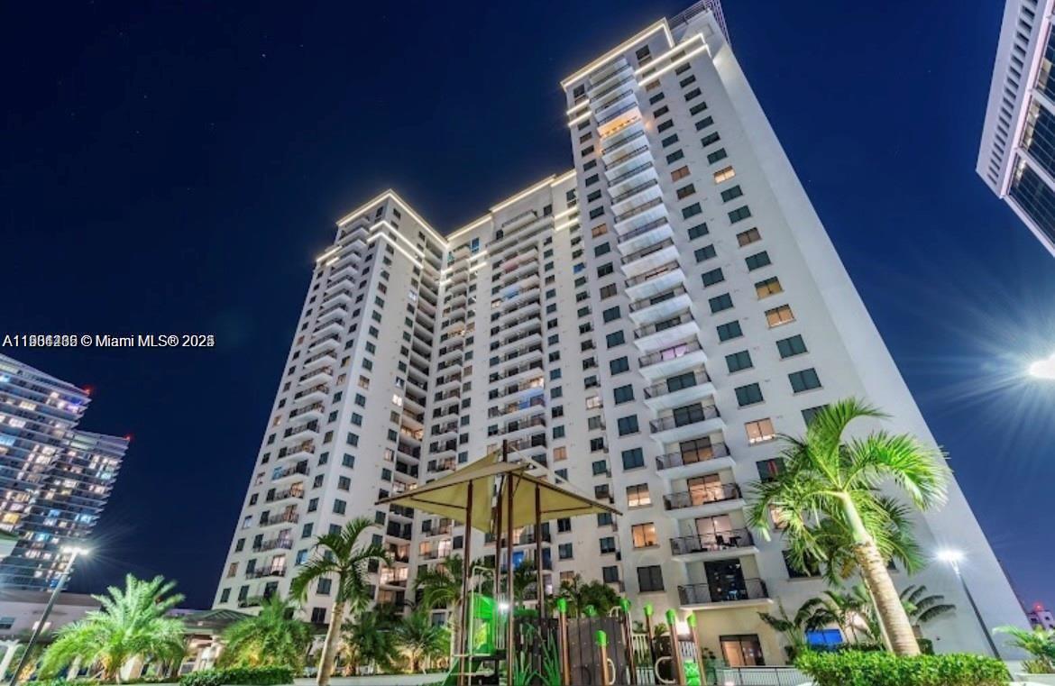 999 SW 1st Ave #1915, Miami FL 33130