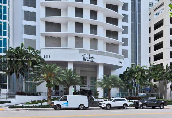 950 Brickell Bay Dr #1805, Miami FL 33131
