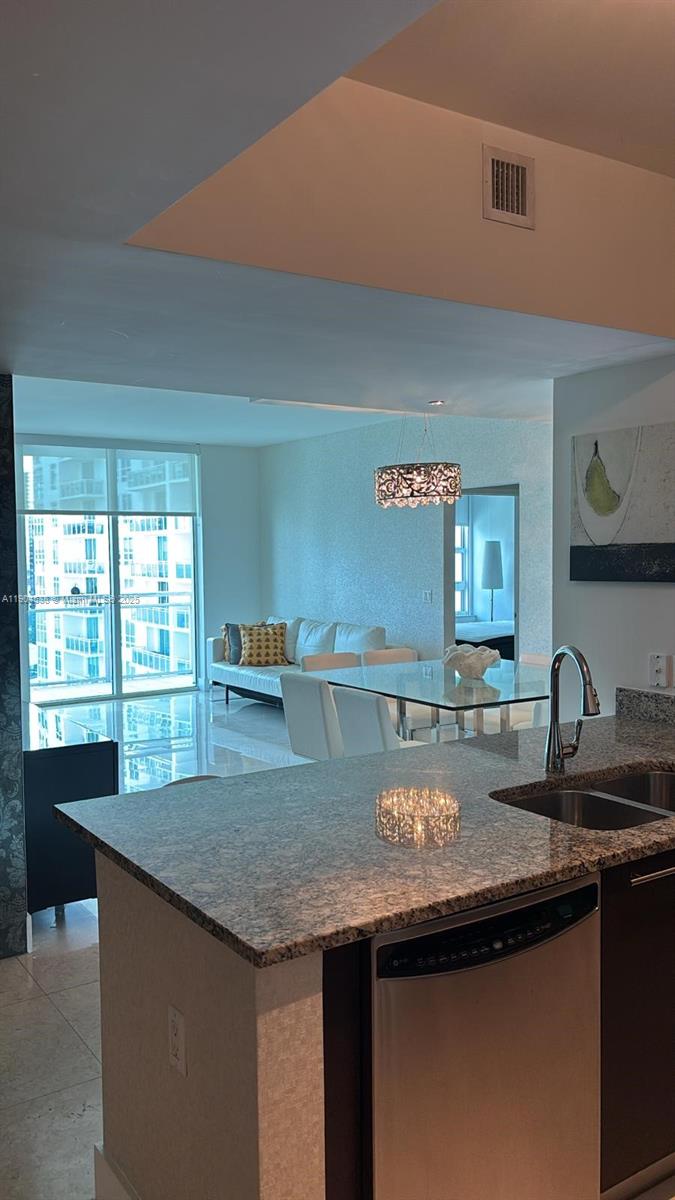 950 Brickell Bay Dr #1805, Miami FL 33131