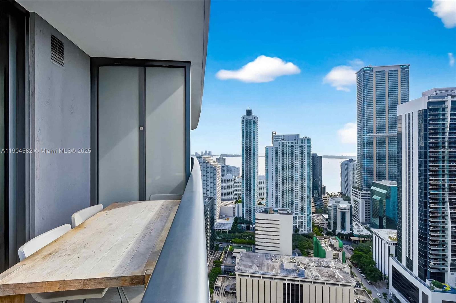 45 SW 9th St #3704, Miami FL 33130