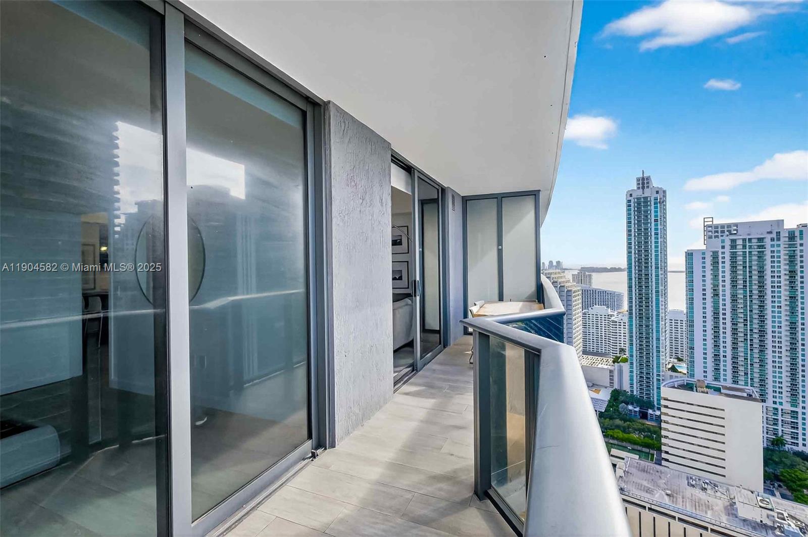 45 SW 9th St #3704, Miami FL 33130