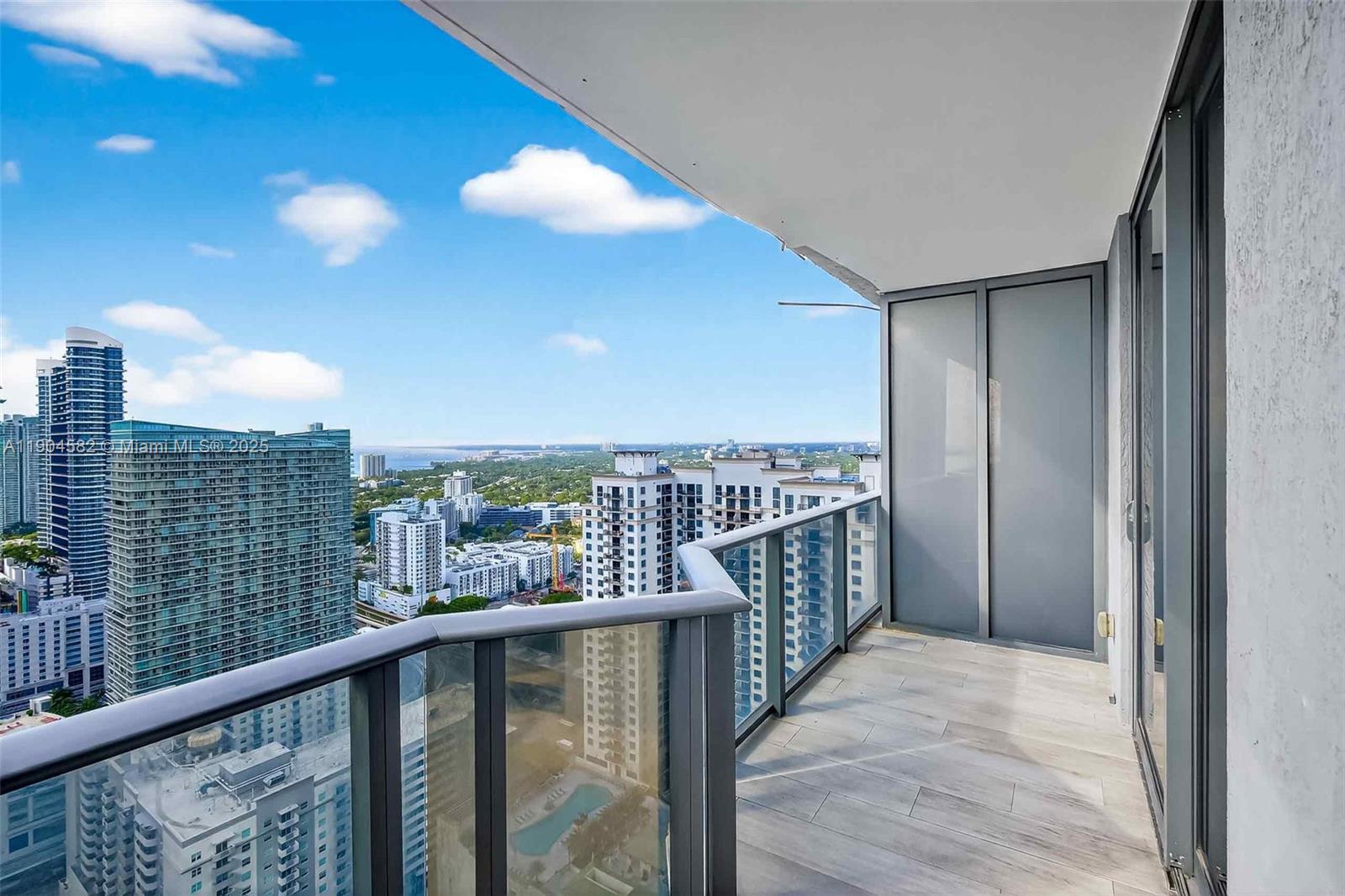 45 SW 9th St #3704, Miami FL 33130