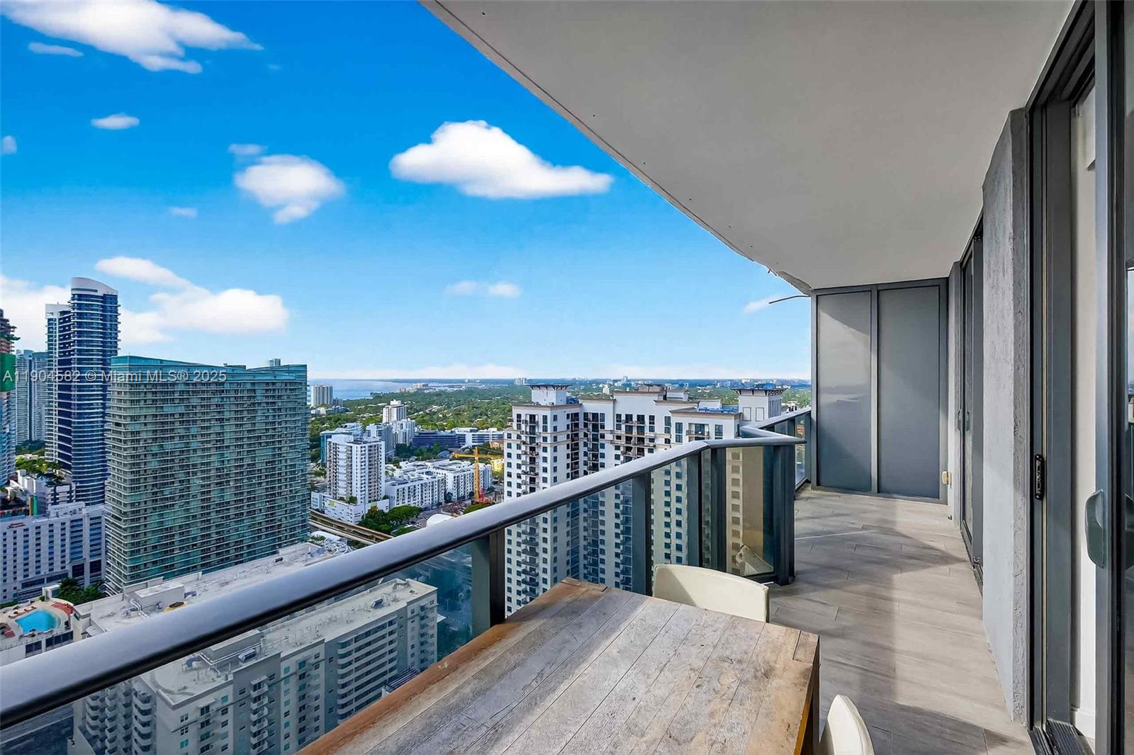 45 SW 9th St #3704, Miami FL 33130