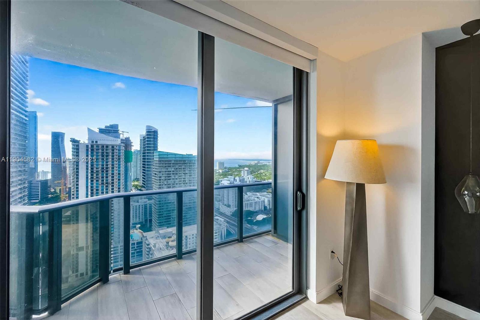45 SW 9th St #3704, Miami FL 33130