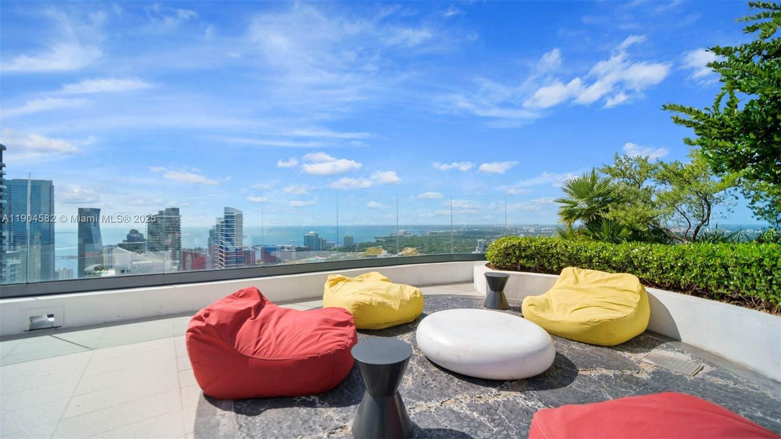 45 SW 9th St #3704, Miami FL 33130