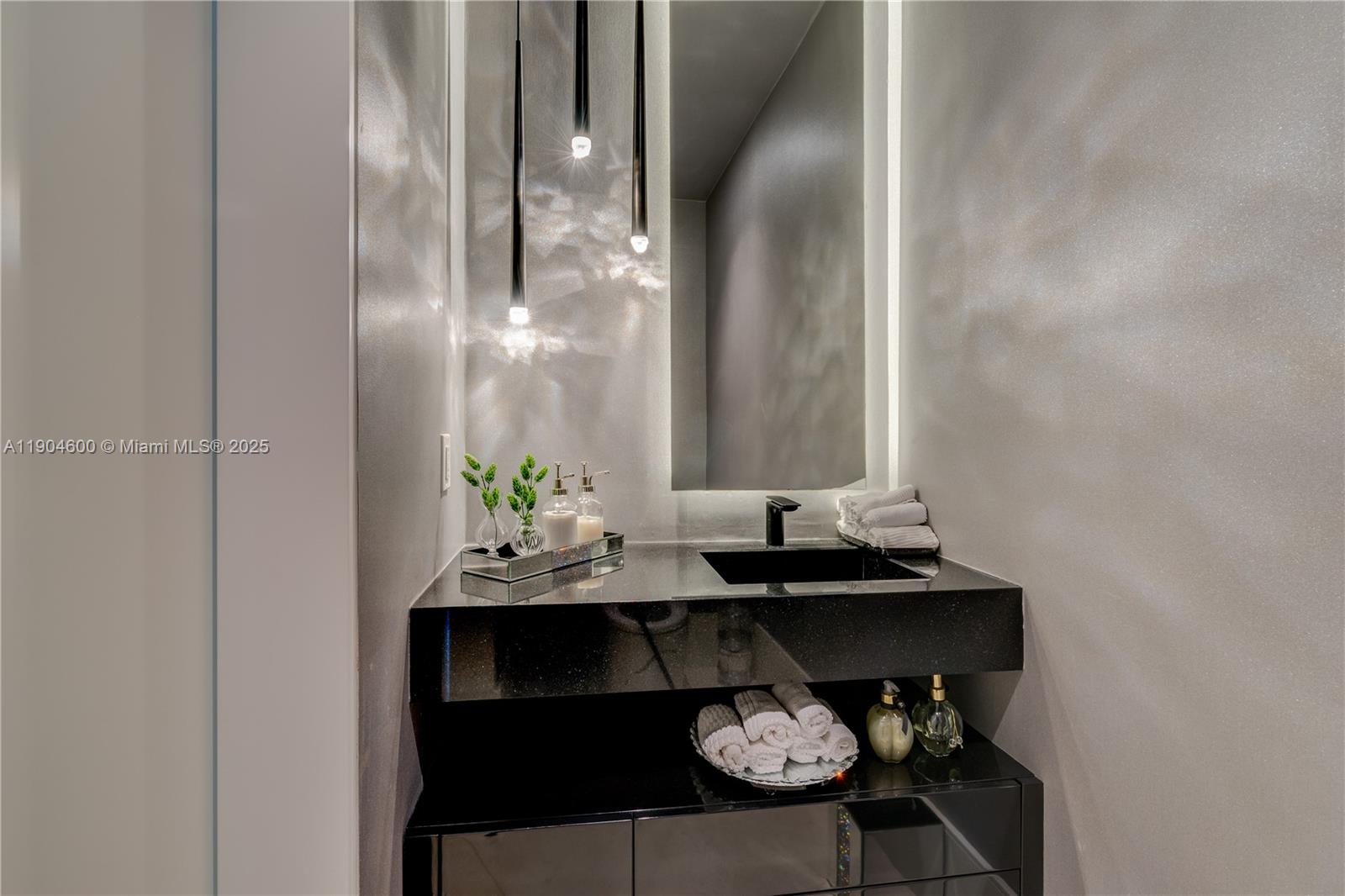 18555 Collins Ave #2403, Sunny Isles Beach FL 33160