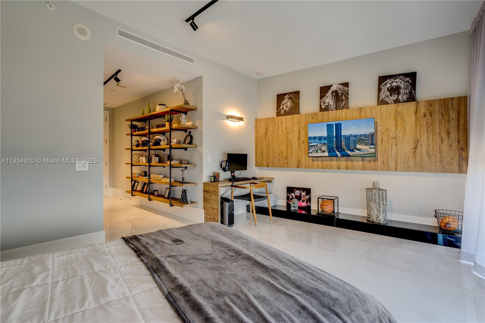 18555 Collins Ave #2403, Sunny Isles Beach FL 33160