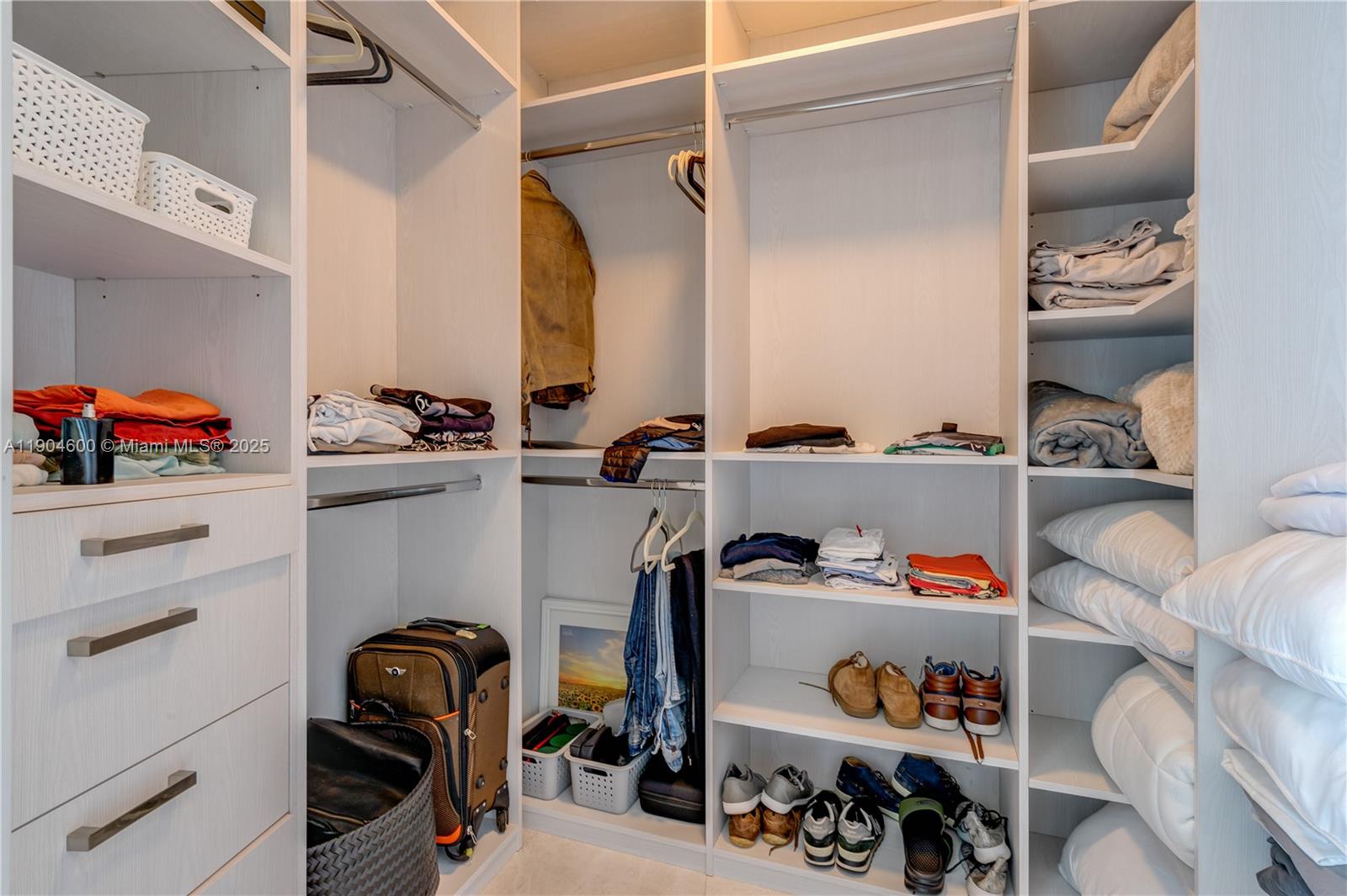 18555 Collins Ave #2403, Sunny Isles Beach FL 33160