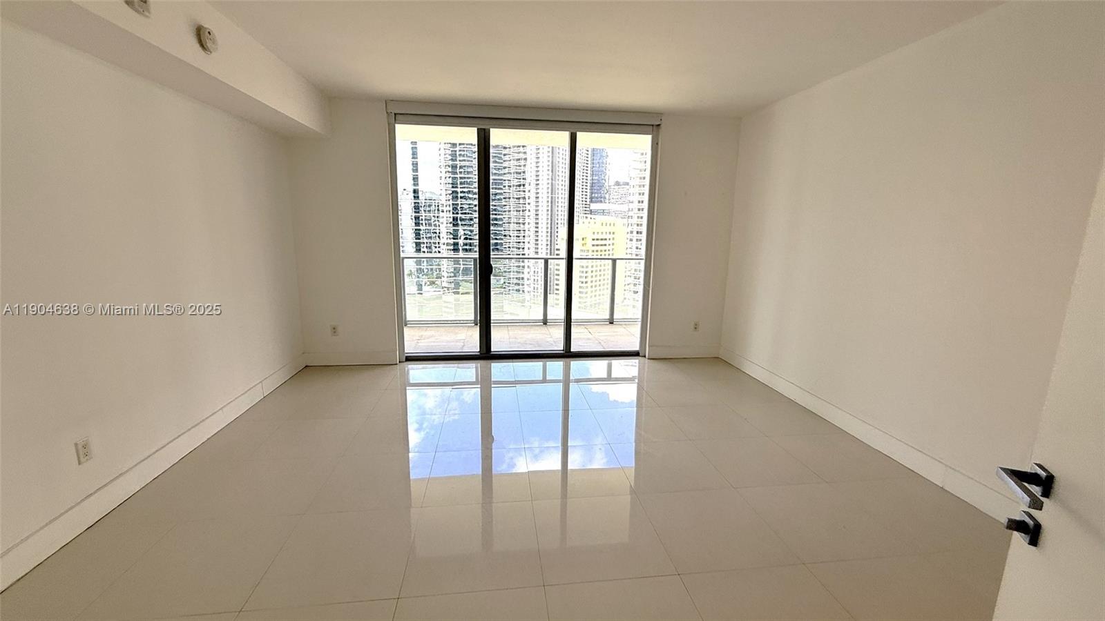 1300 Brickell Bay Dr #2300, Miami FL 33131