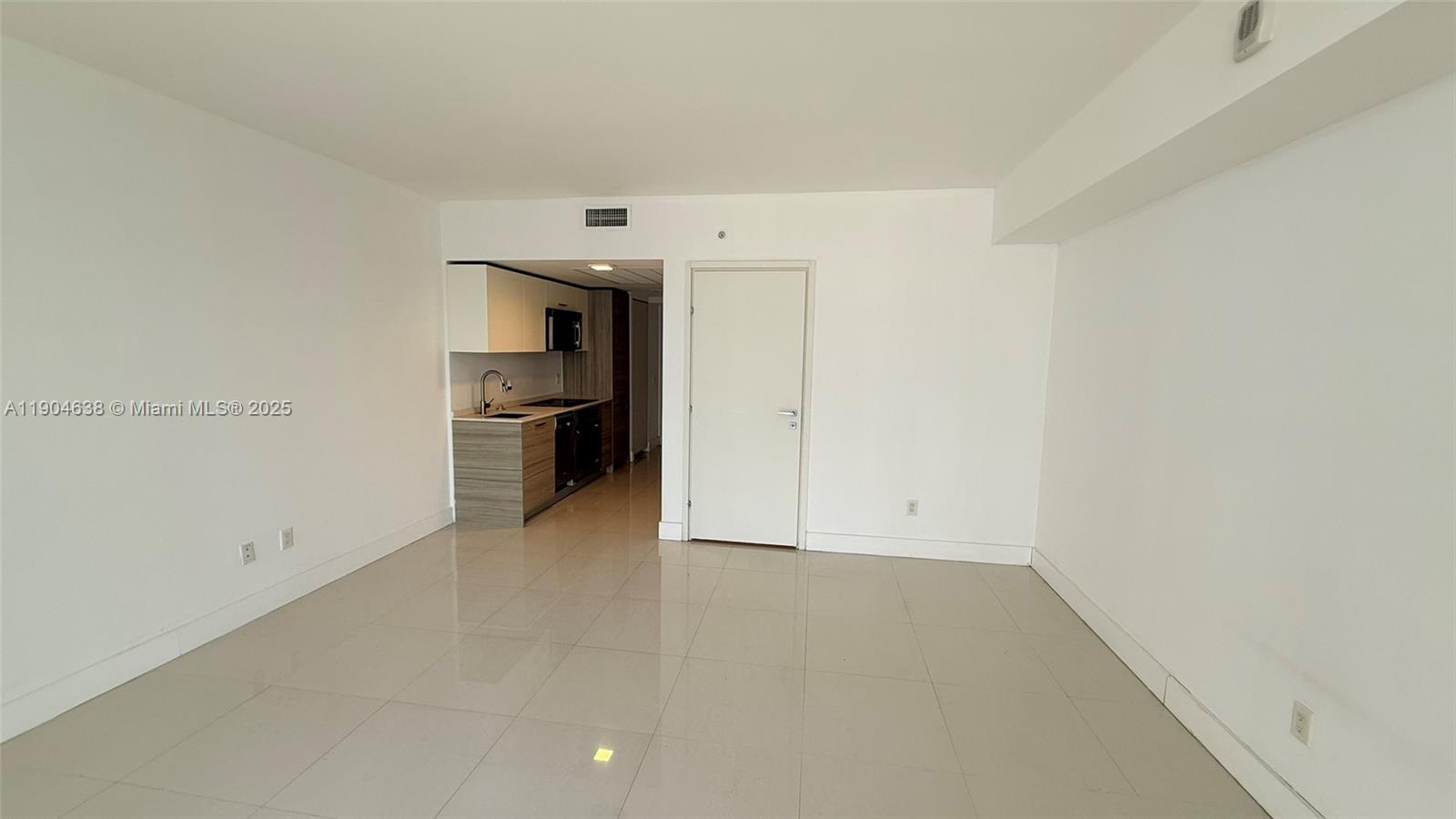 1300 Brickell Bay Dr #2300, Miami FL 33131