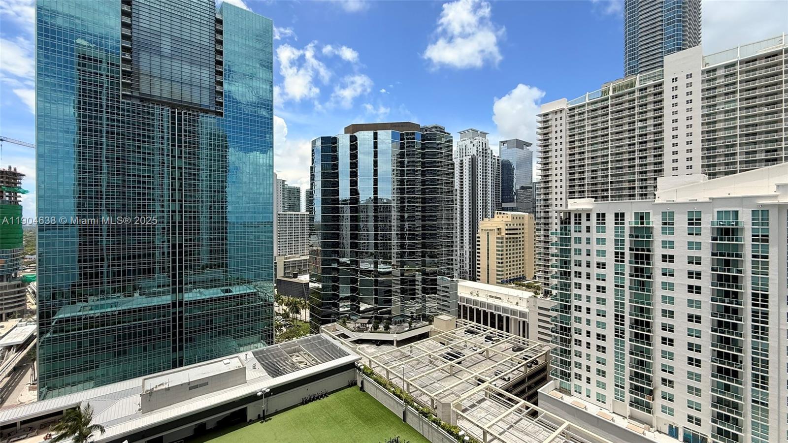 1300 Brickell Bay Dr #2300, Miami FL 33131