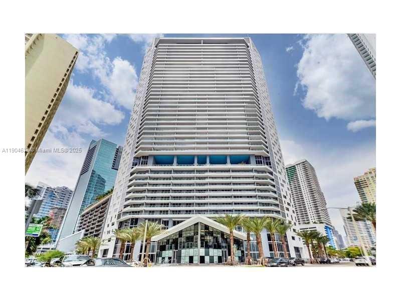 1300 Brickell Bay Dr #2300, Miami FL 33131