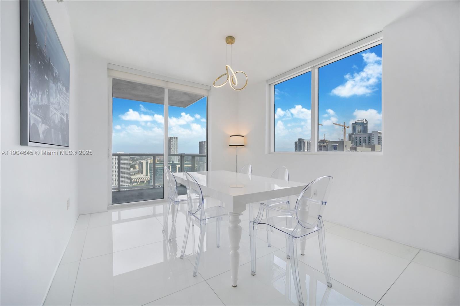 253 NE 2nd St #3302, Miami FL 33132