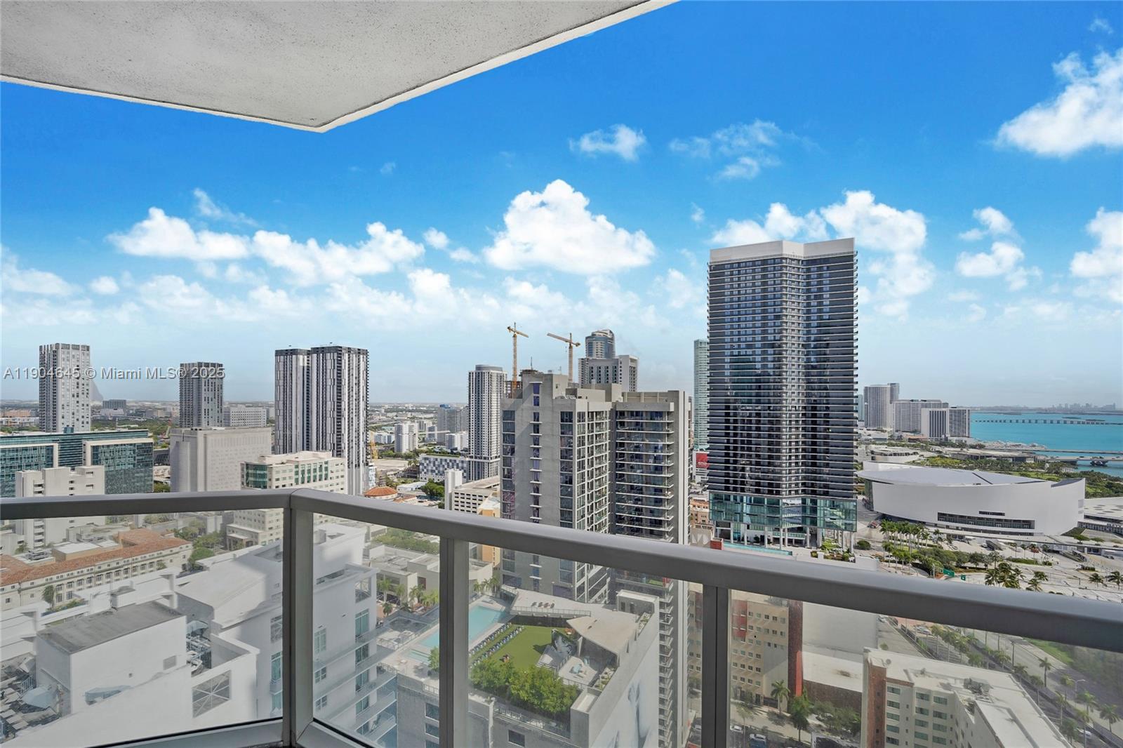 253 NE 2nd St #3302, Miami FL 33132