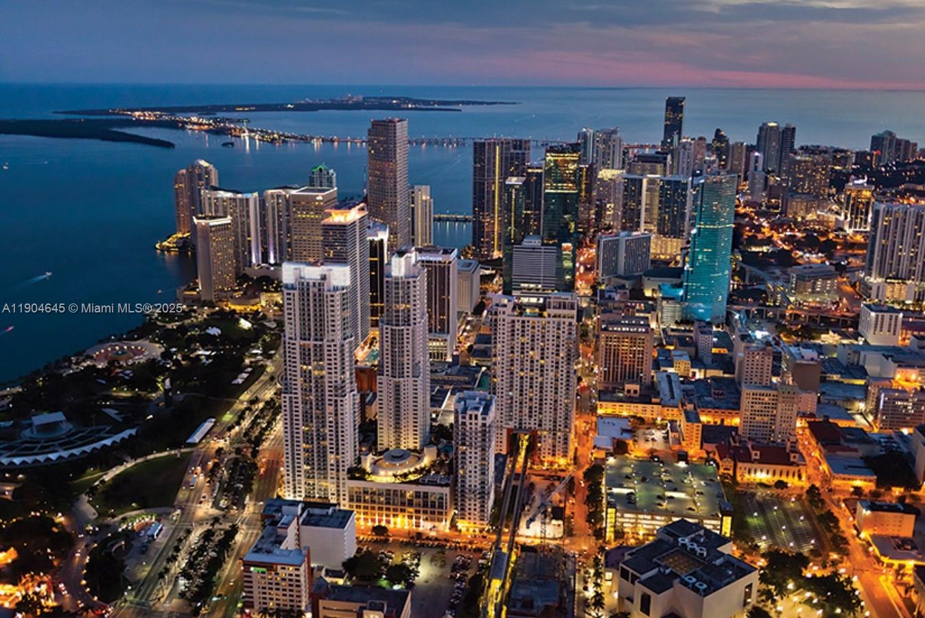 253 NE 2nd St #3302, Miami FL 33132