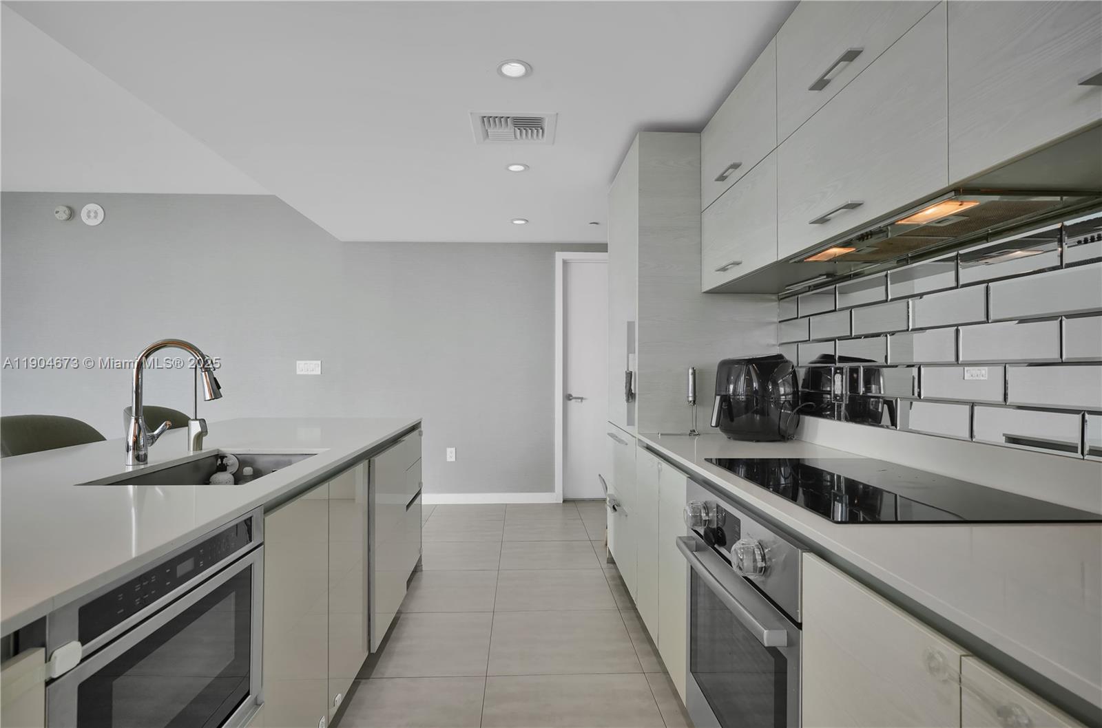 1300 S Miami Ave #2705, Miami FL 33130