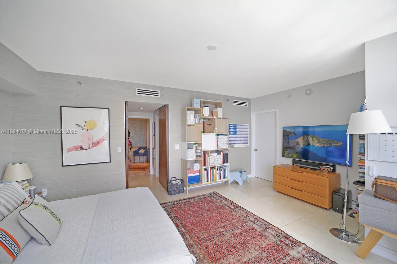 465 Brickell Ave #2001, Miami FL 33131