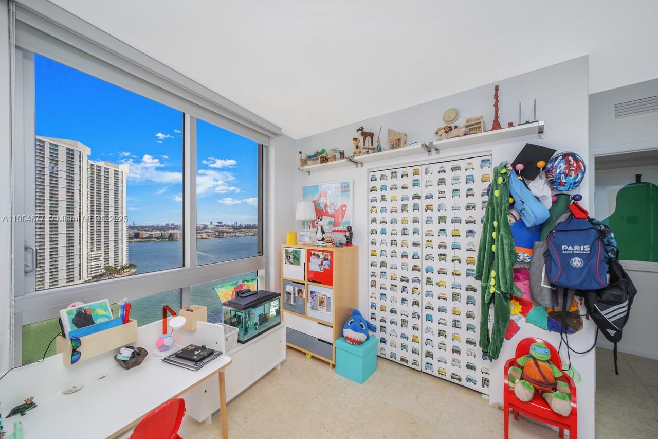 465 Brickell Ave #2001, Miami FL 33131