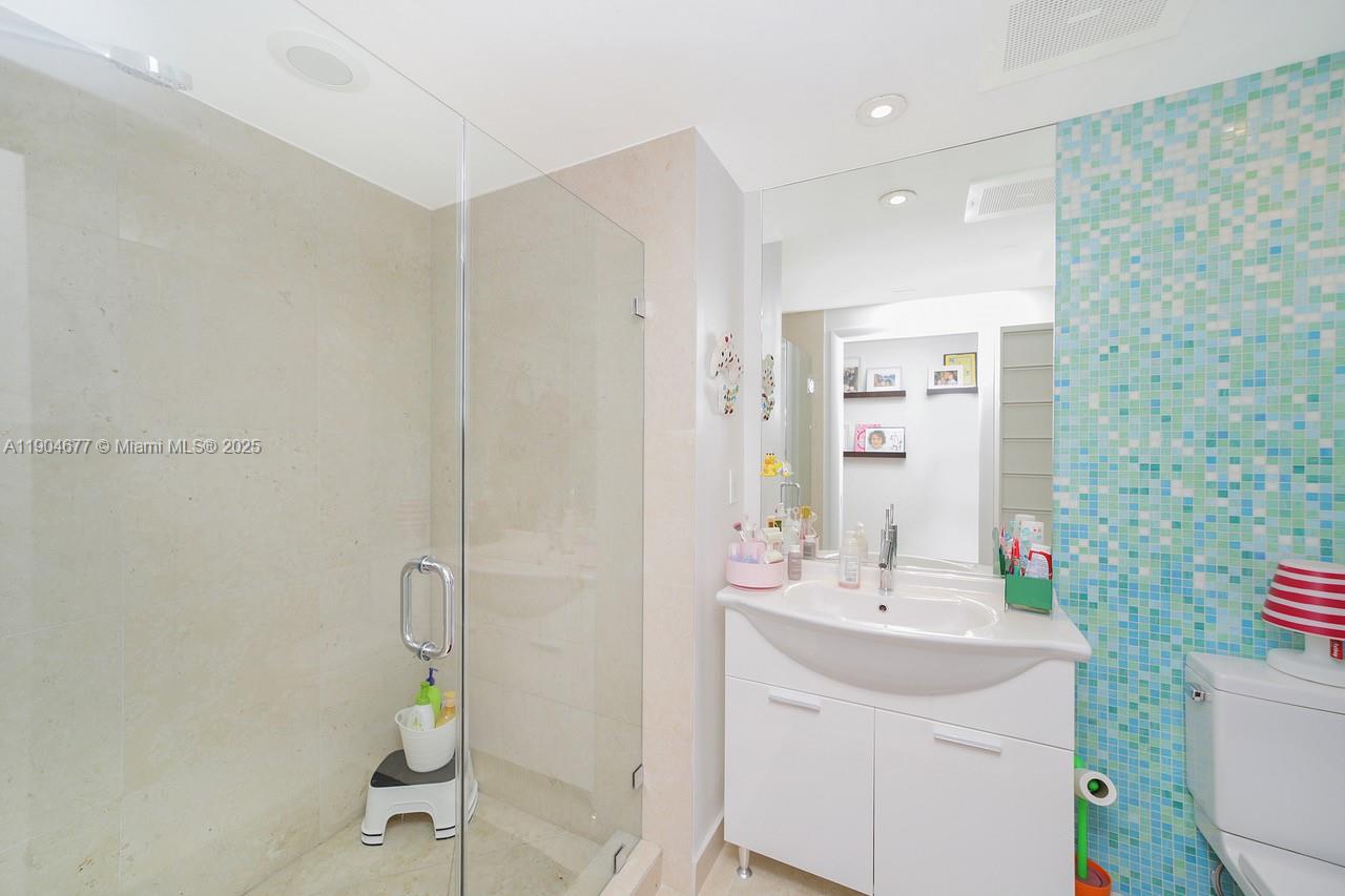 465 Brickell Ave #2001, Miami FL 33131