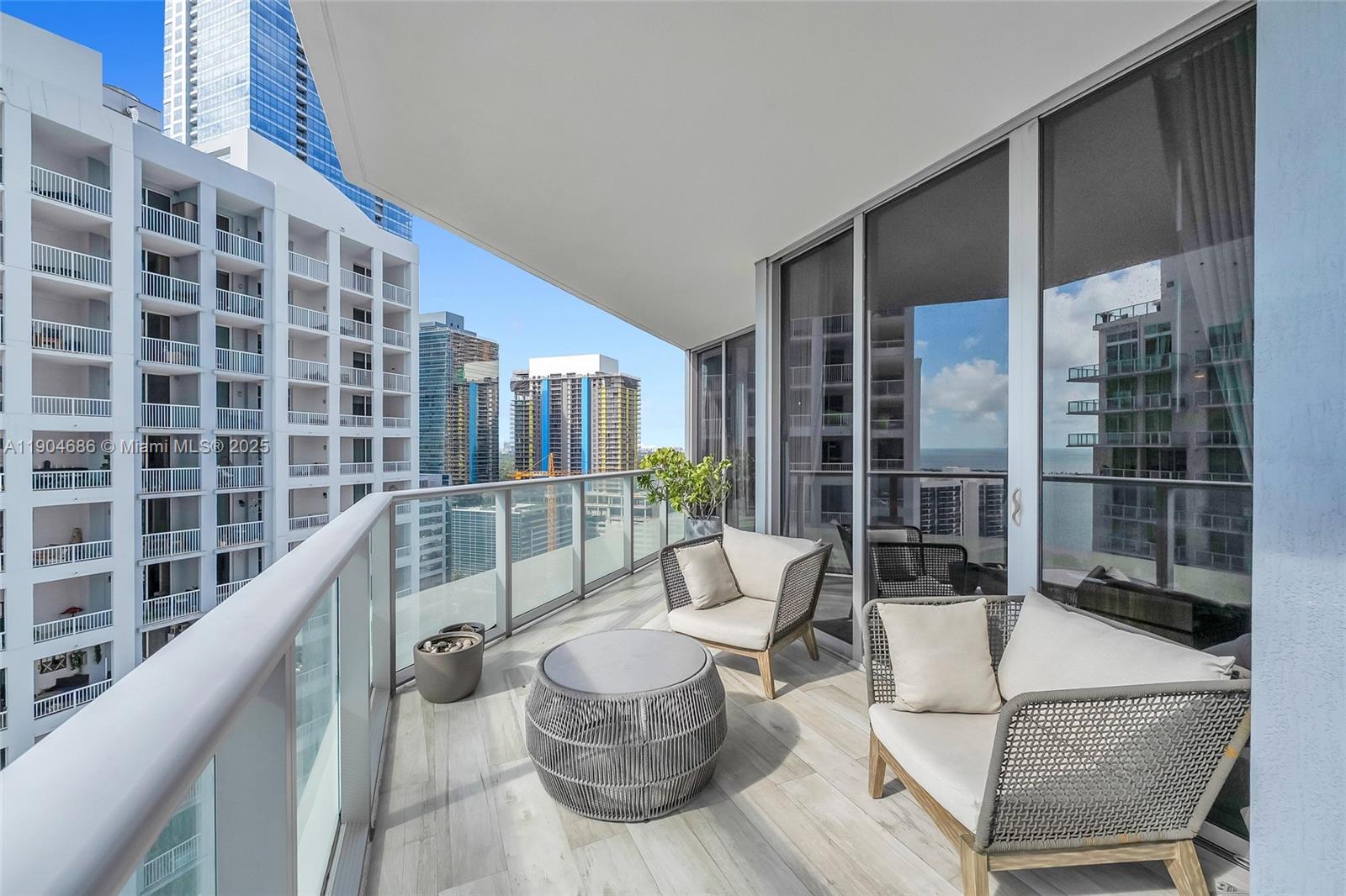 1300 Brickell Bay Dr #2403, Miami FL 33131