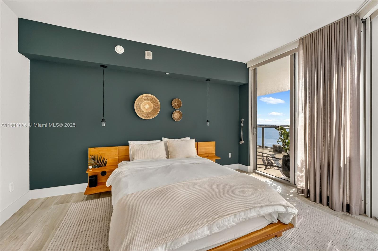 1300 Brickell Bay Dr #2403, Miami FL 33131