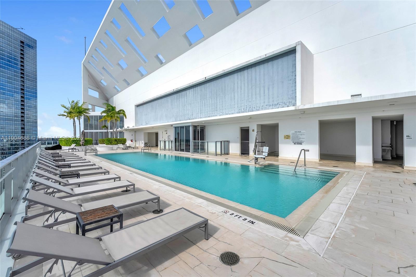 1300 Brickell Bay Dr #2403, Miami FL 33131