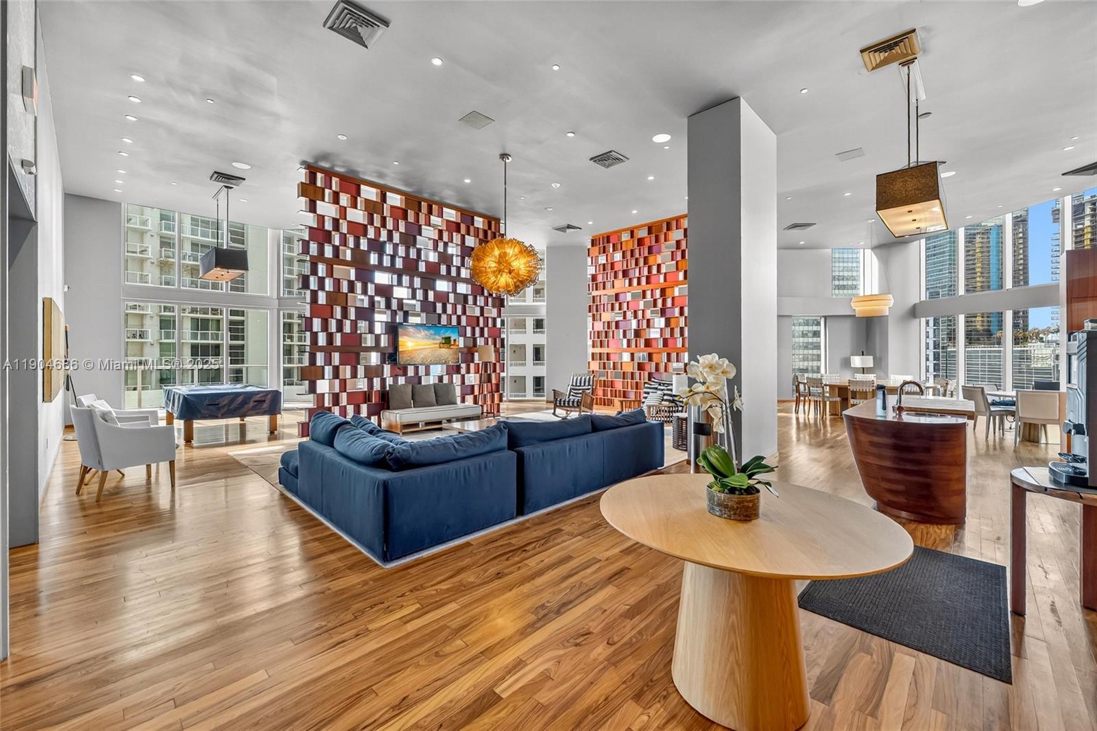 1300 Brickell Bay Dr #2403, Miami FL 33131