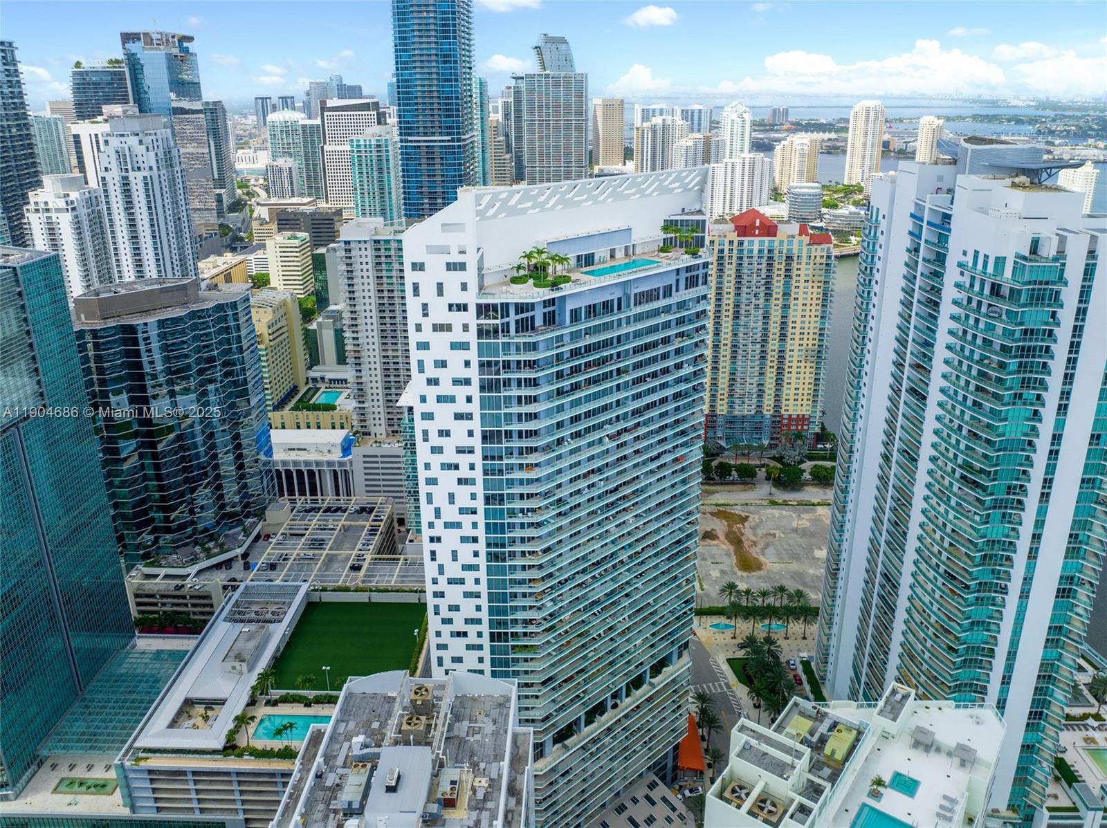 1300 Brickell Bay Dr #2403, Miami FL 33131