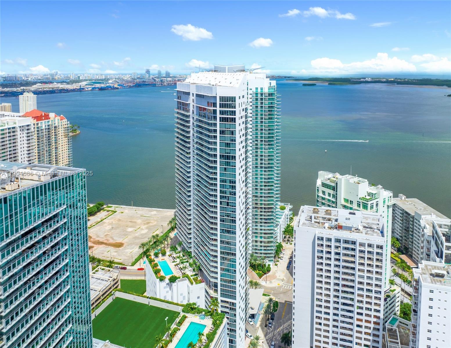 1300 Brickell Bay Dr #2403, Miami FL 33131