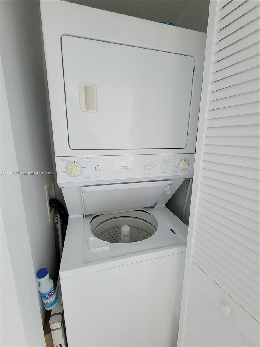 951 Brickell Ave #3908, Miami FL 33131