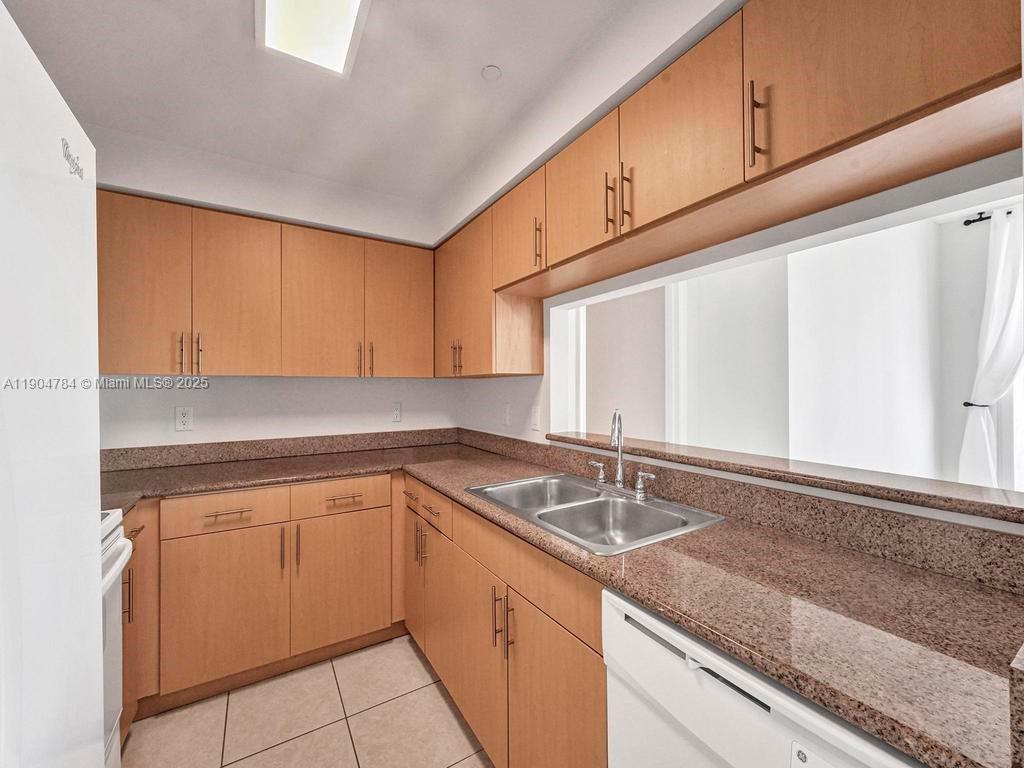 2475 Brickell Ave #2006, Miami FL 33129