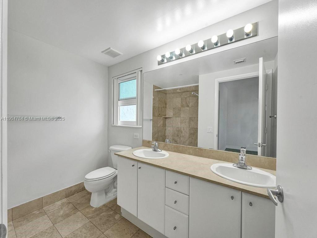 2475 Brickell Ave #2006, Miami FL 33129
