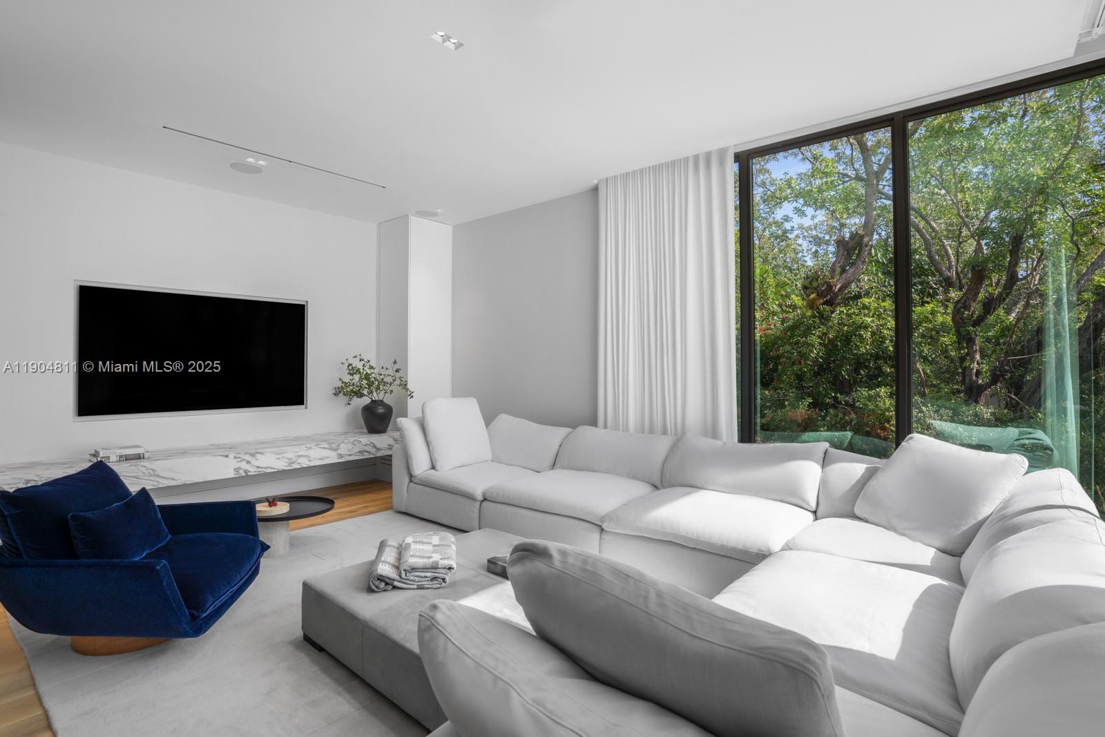 217 Bal Cross Dr, Bal Harbour FL 33154