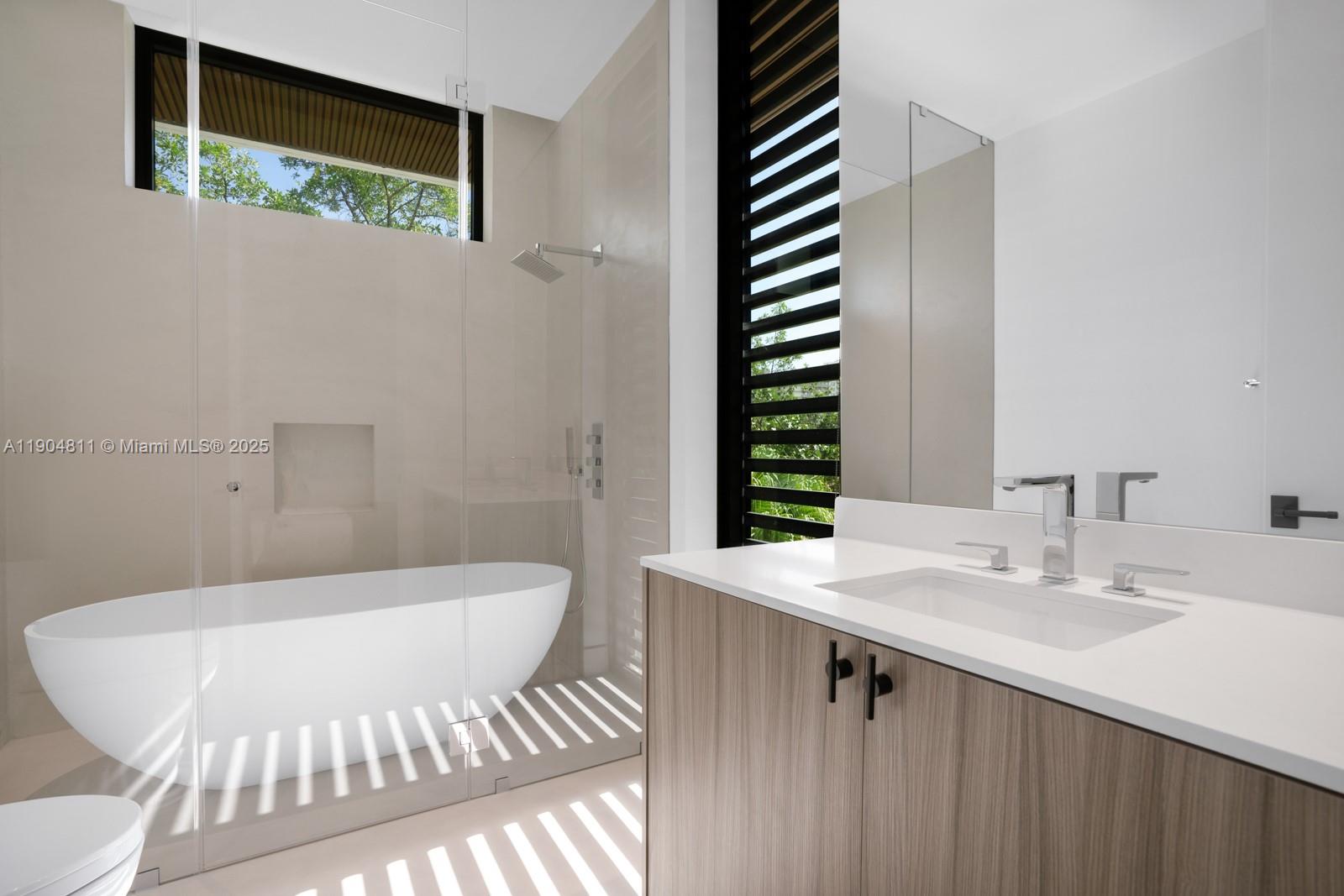217 Bal Cross Dr, Bal Harbour FL 33154