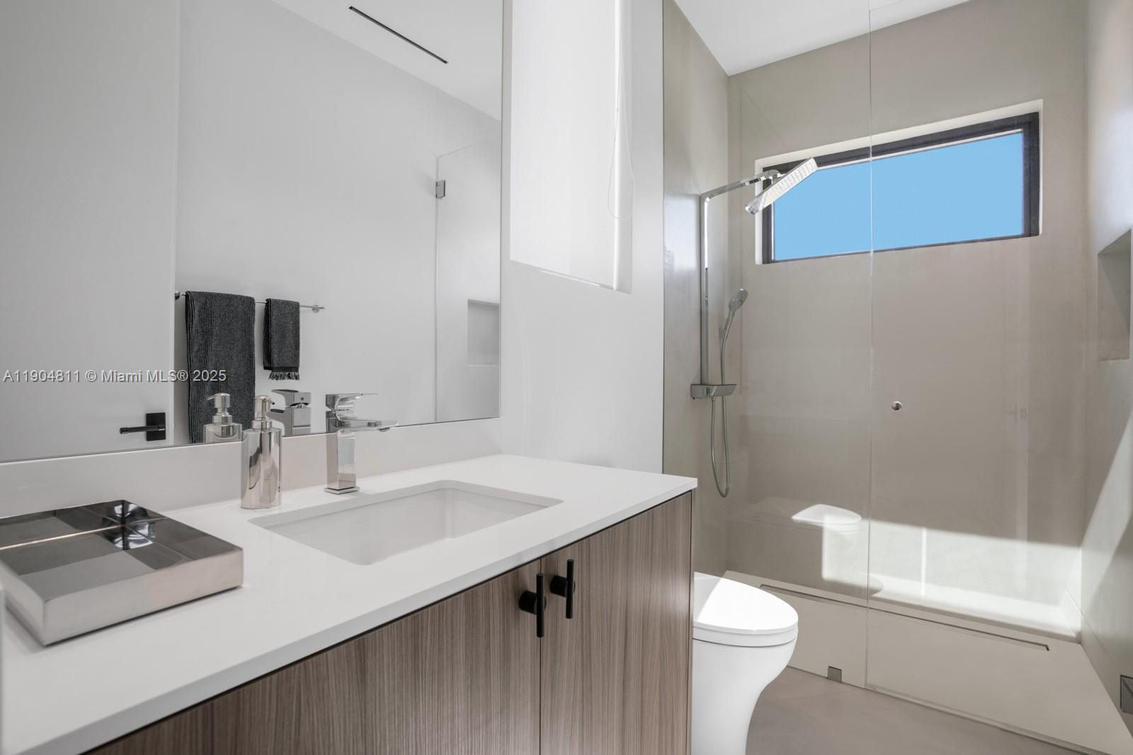 217 Bal Cross Dr, Bal Harbour FL 33154