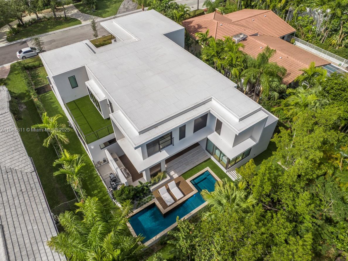 217 Bal Cross Dr, Bal Harbour FL 33154
