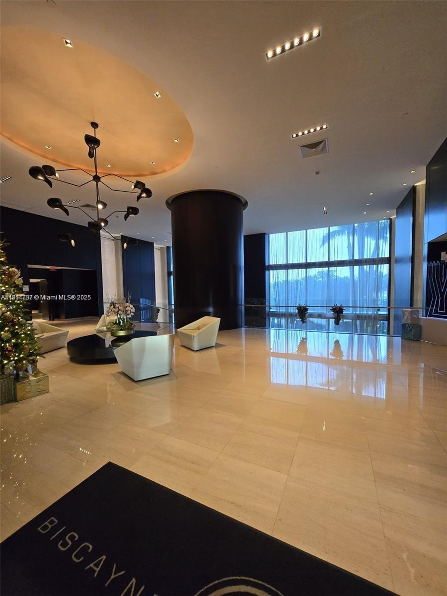 900 Biscayne Blvd #3902, Miami FL 33132