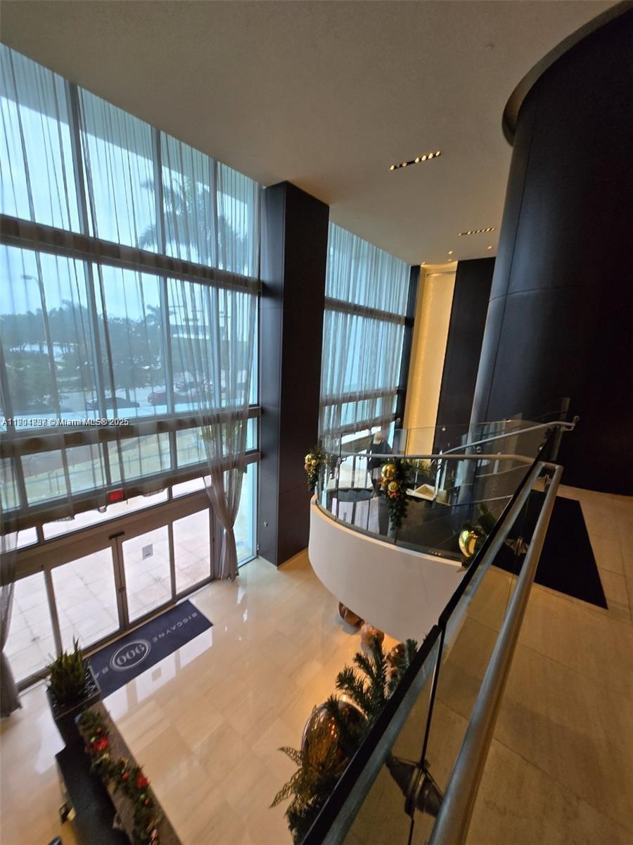 900 Biscayne Blvd #3902, Miami FL 33132