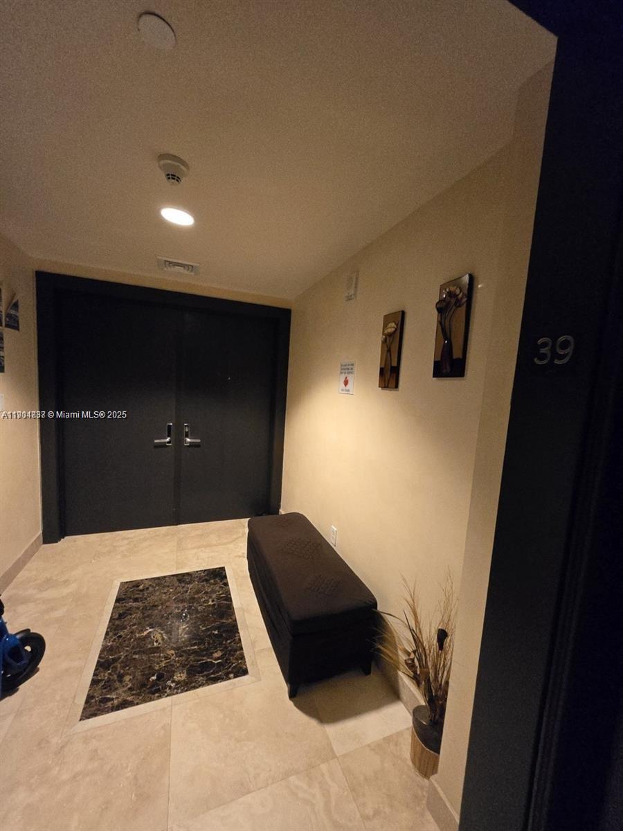 900 Biscayne Blvd #3902, Miami FL 33132