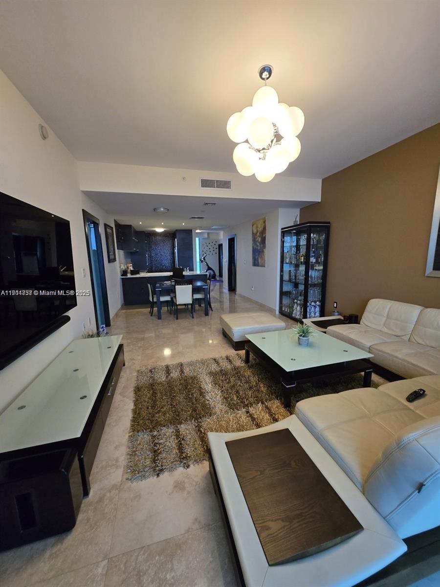 900 Biscayne Blvd #3902, Miami FL 33132