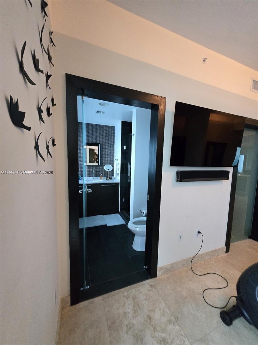 900 Biscayne Blvd #3902, Miami FL 33132